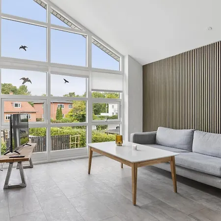 Leilighet With 3 Bedrooms And Terrace