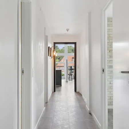 Leilighet With 3 Bedrooms And Terrace