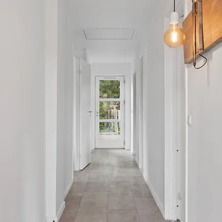 Leilighet With 3 Bedrooms And Terrace