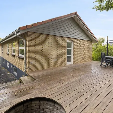 With 3 Bedrooms And Terrace Leilighet *