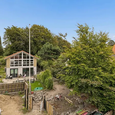 Leilighet With 3 Bedrooms And Terrace *